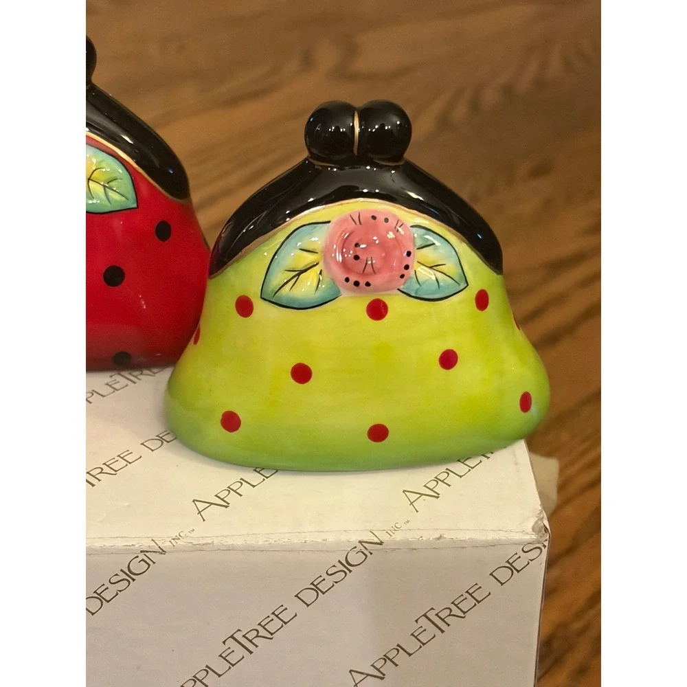 Apple Tree Design Babs Purse Salt and Pepper Shakers Set Polka Dot Rose NEW